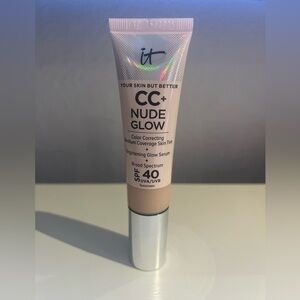 It Cosmetics CC+ Nude Glow Lightweight Foundation + Glow Serum with SPF 40